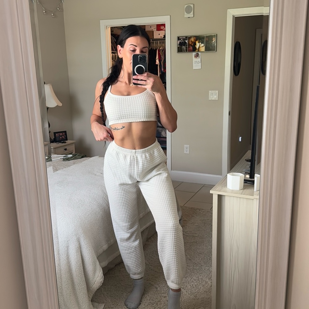 white lounge set: size medium